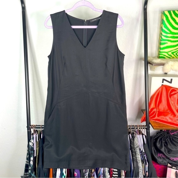 Natori Black V Neck Shift Dress - Picture 1 of 5